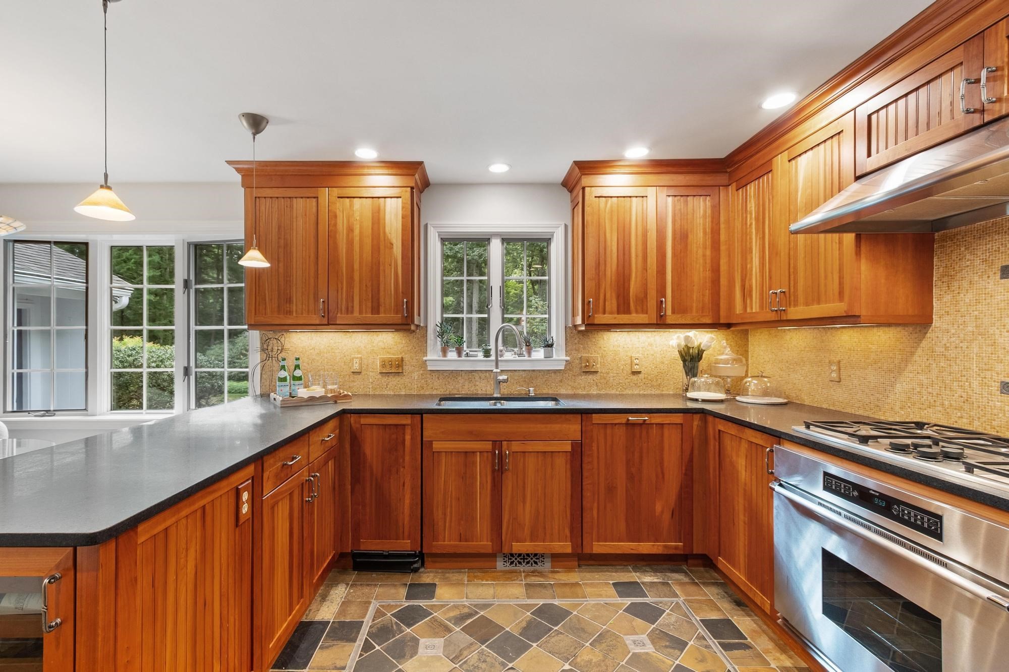 39 Rollingwood Ln