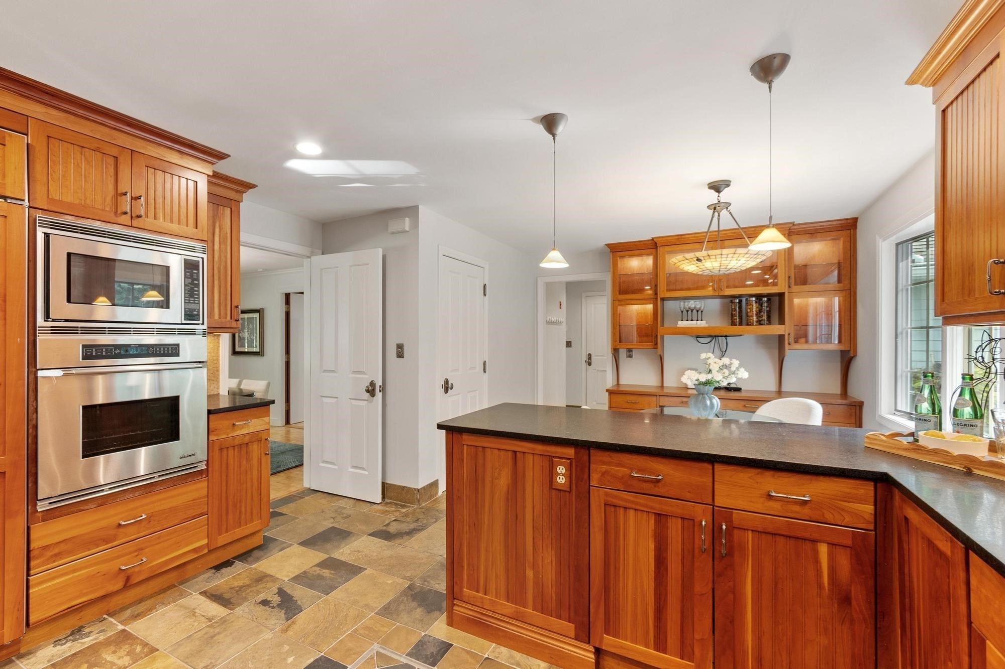 39 Rollingwood Ln