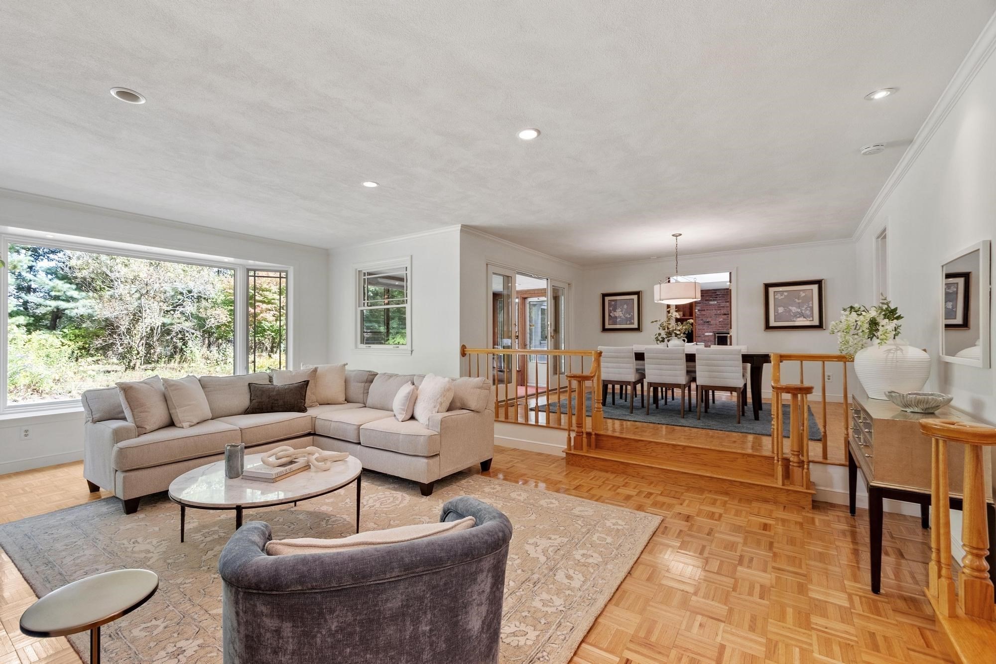 39 Rollingwood Ln
