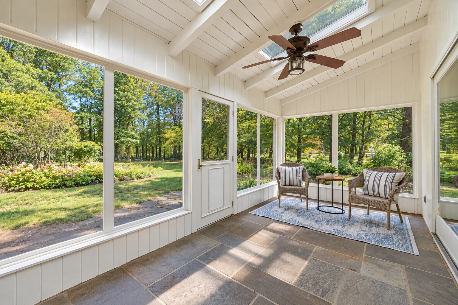 39 Rollingwood Ln