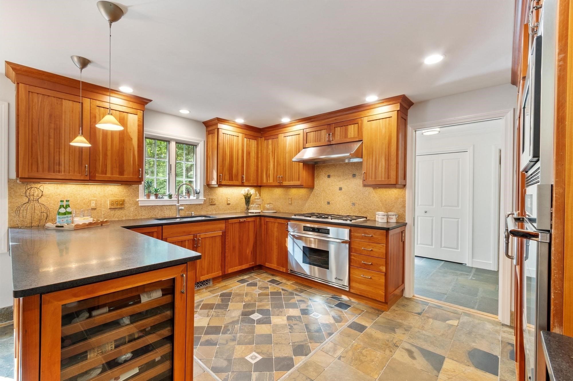 39 Rollingwood Ln
