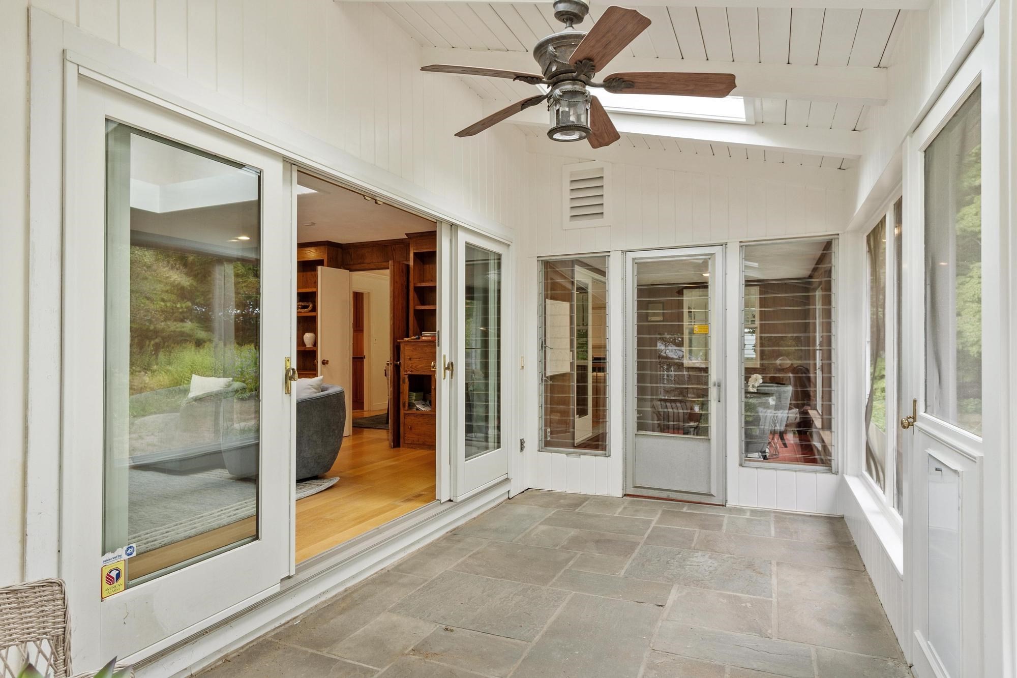 39 Rollingwood Ln