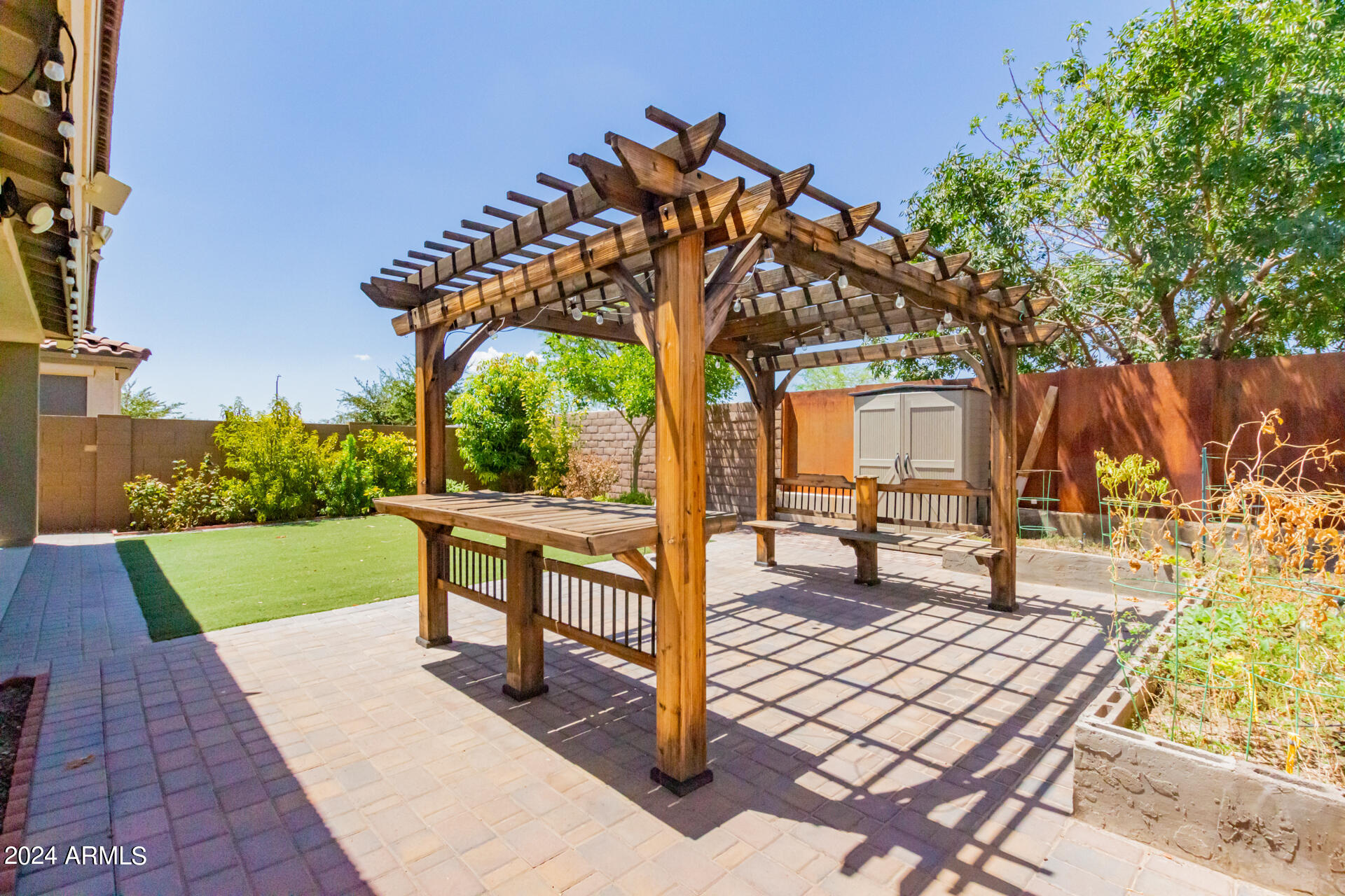 9846 W SANDS Drive
