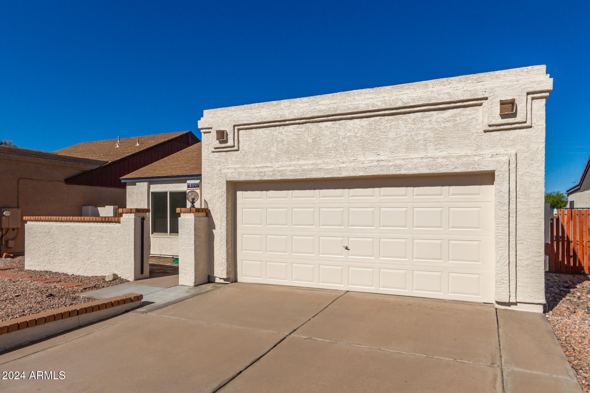 6538 W NORTH Lane