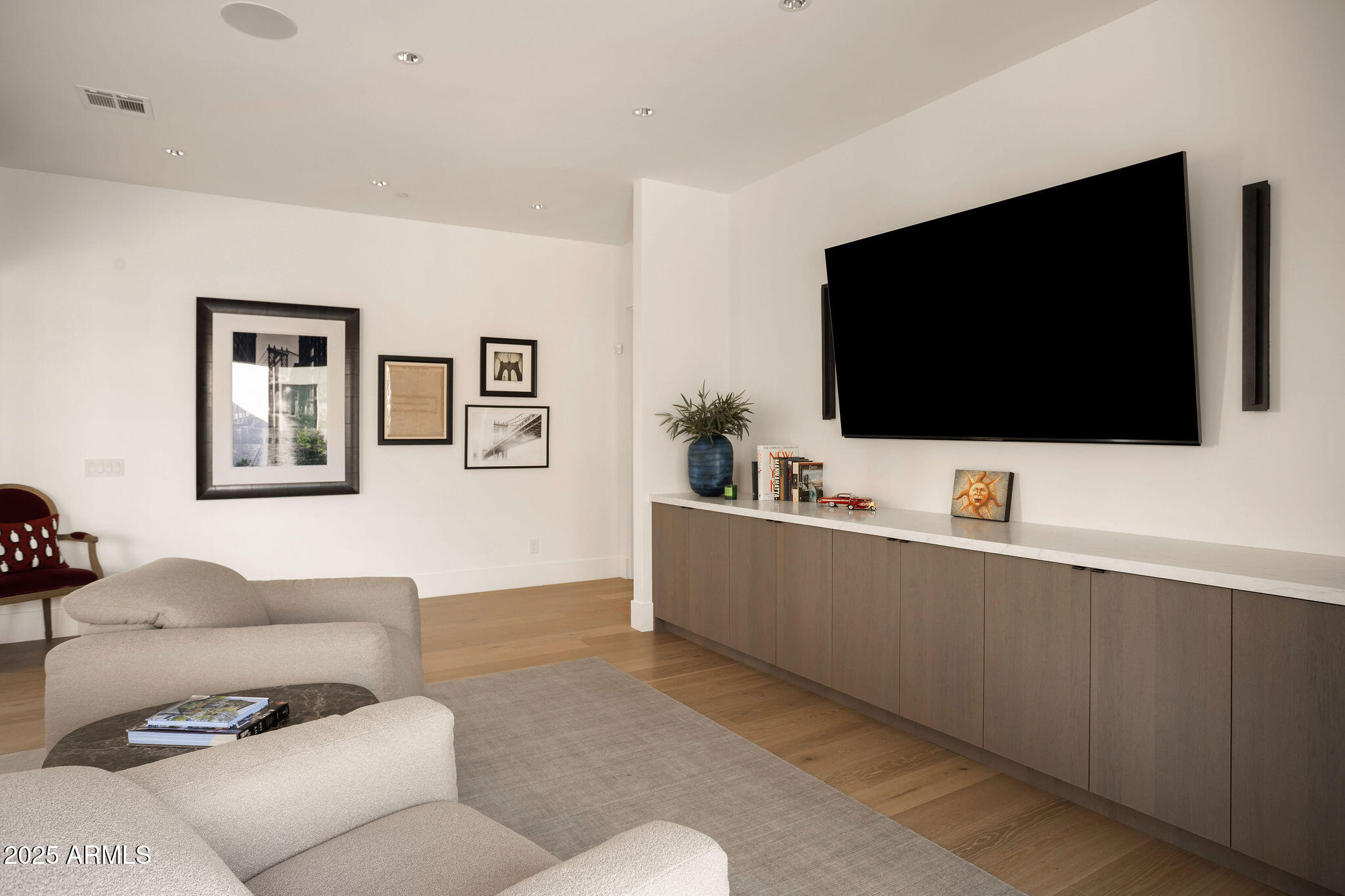 7034 E PARADISE Drive