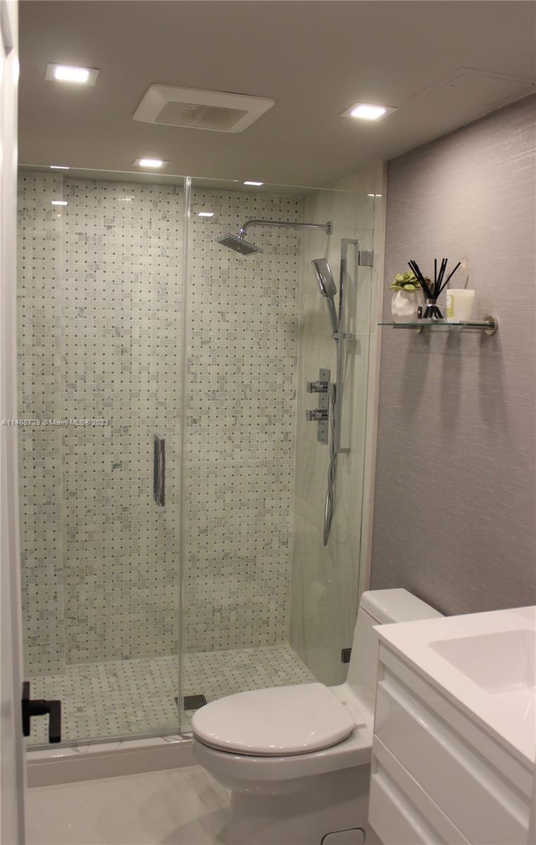 625 Biltmore Way Unit: 104