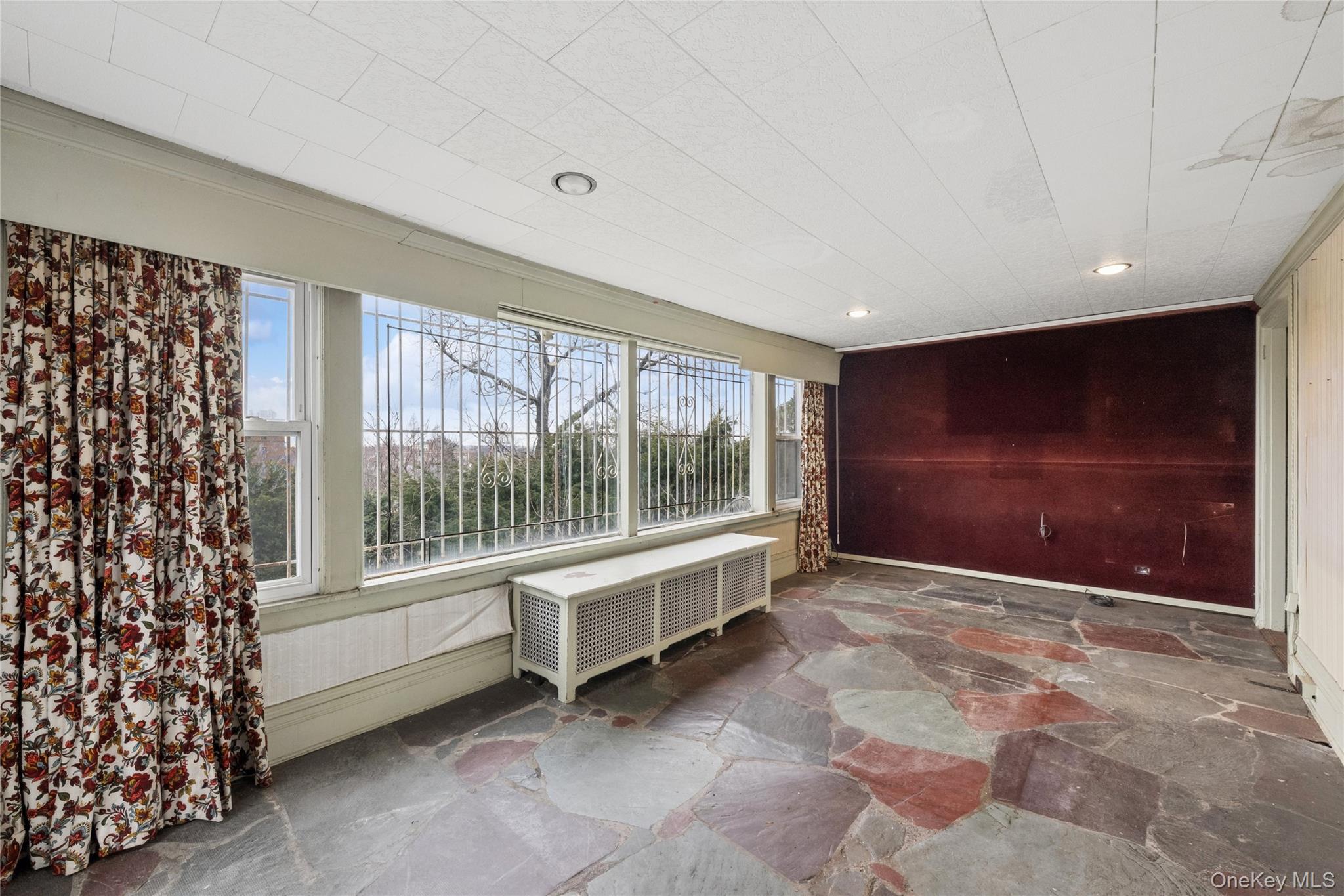 193-12 Foothill Avenue