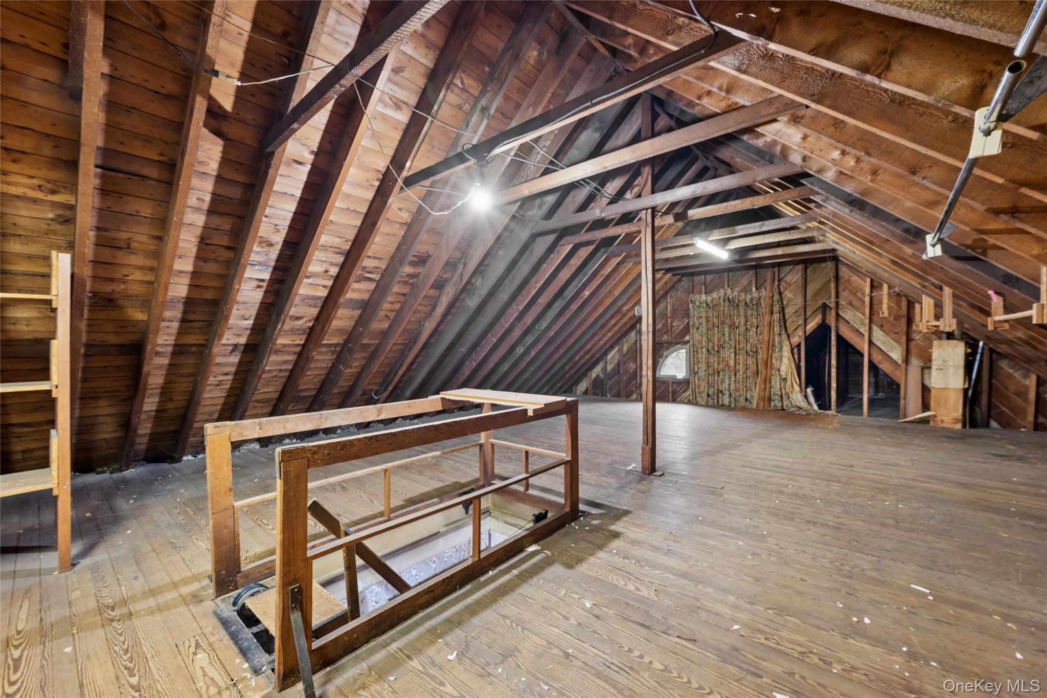 193-12 Foothill Avenue