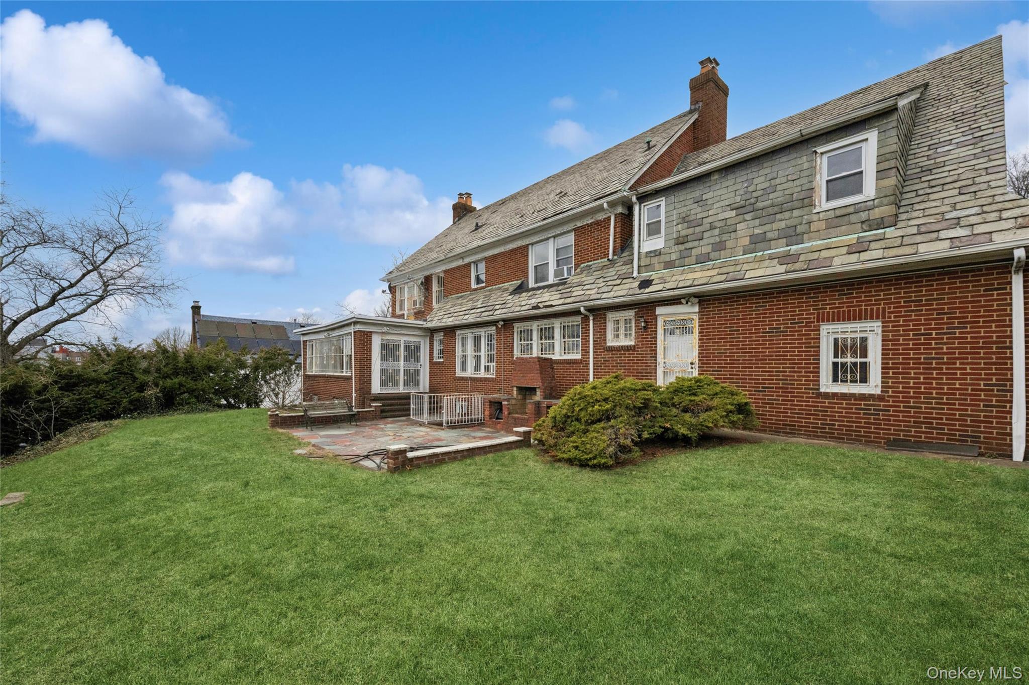 193-12 Foothill Avenue