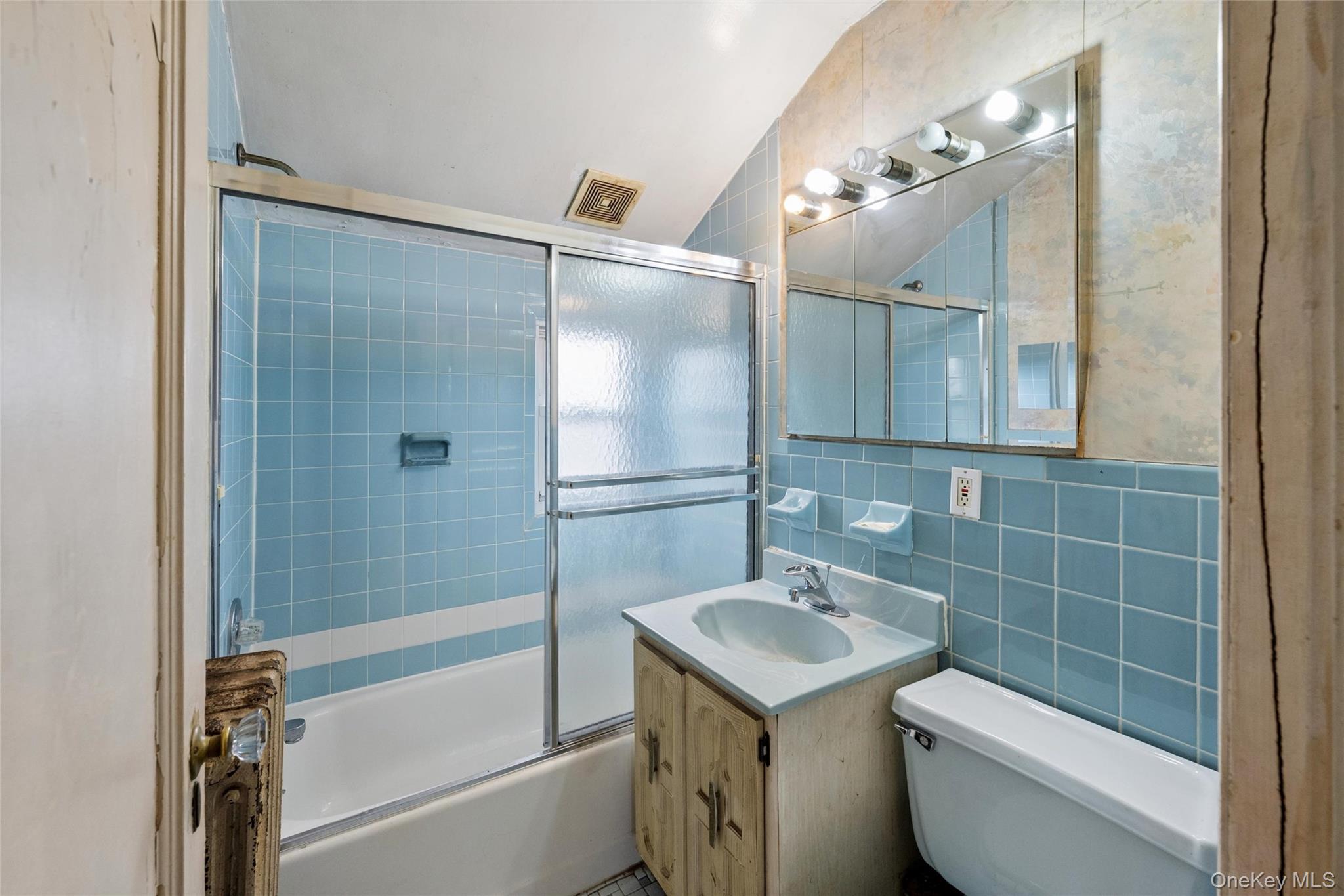 193-12 Foothill Avenue