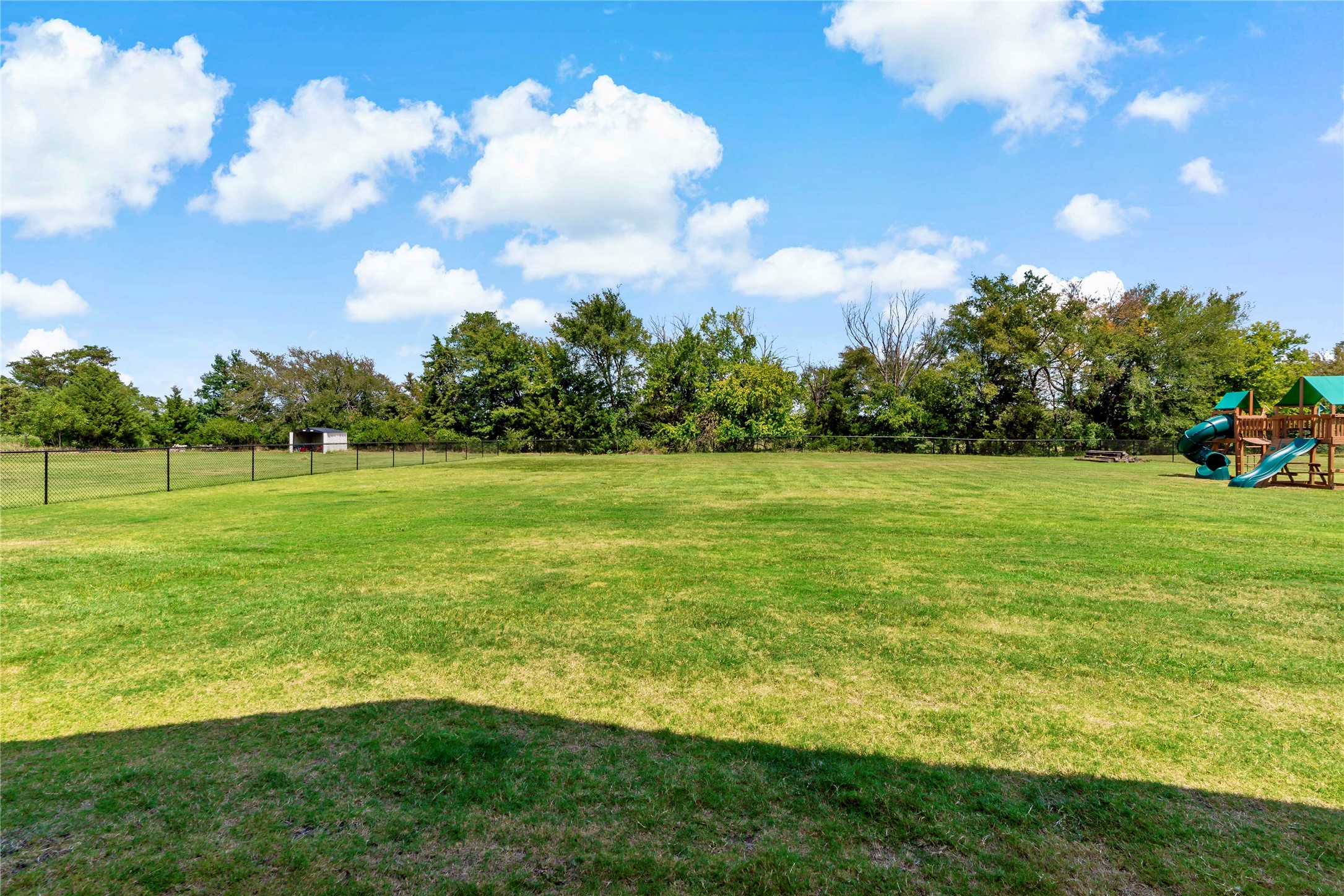 1226 Farm Road 196 N