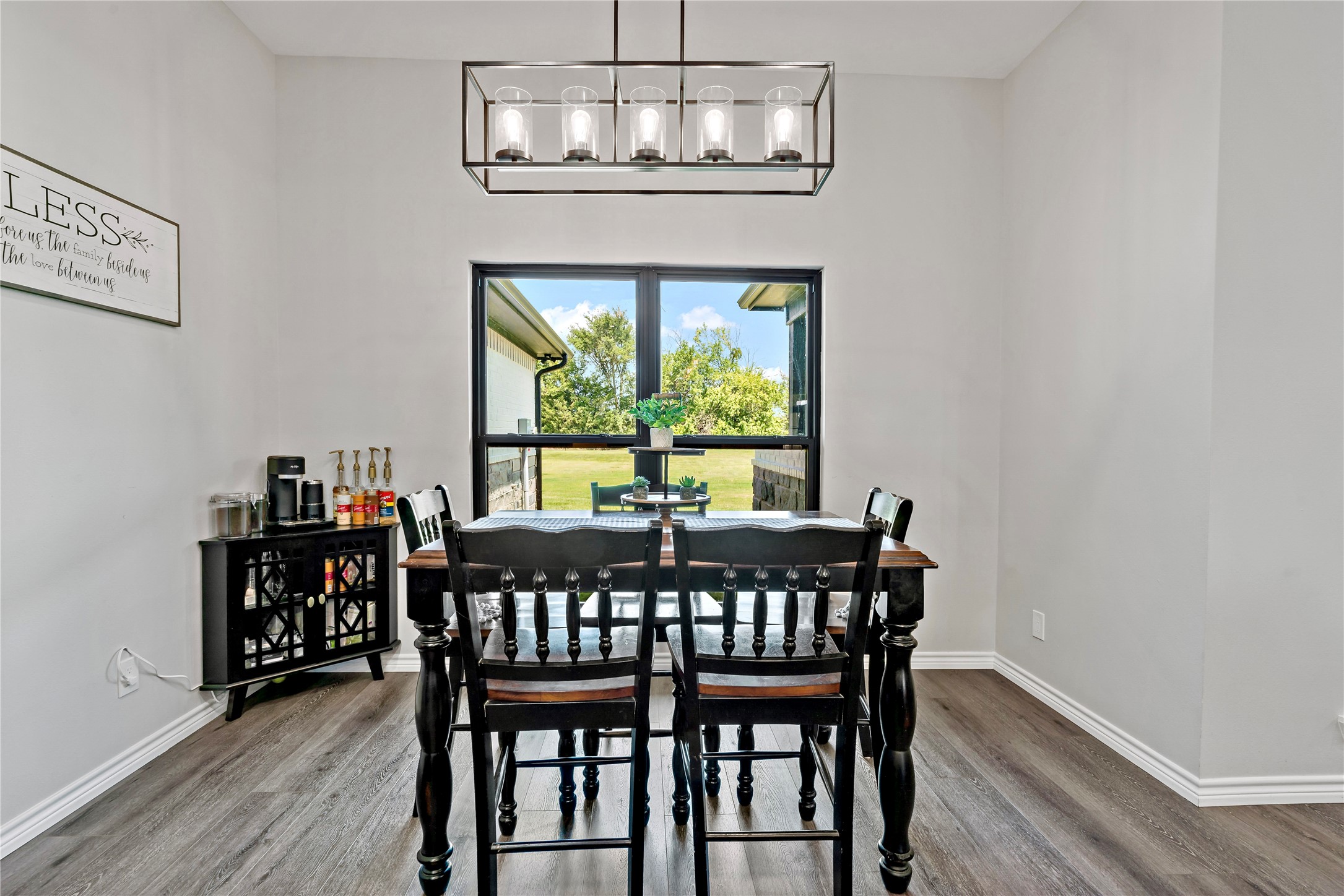 1226 Farm Road 196 N