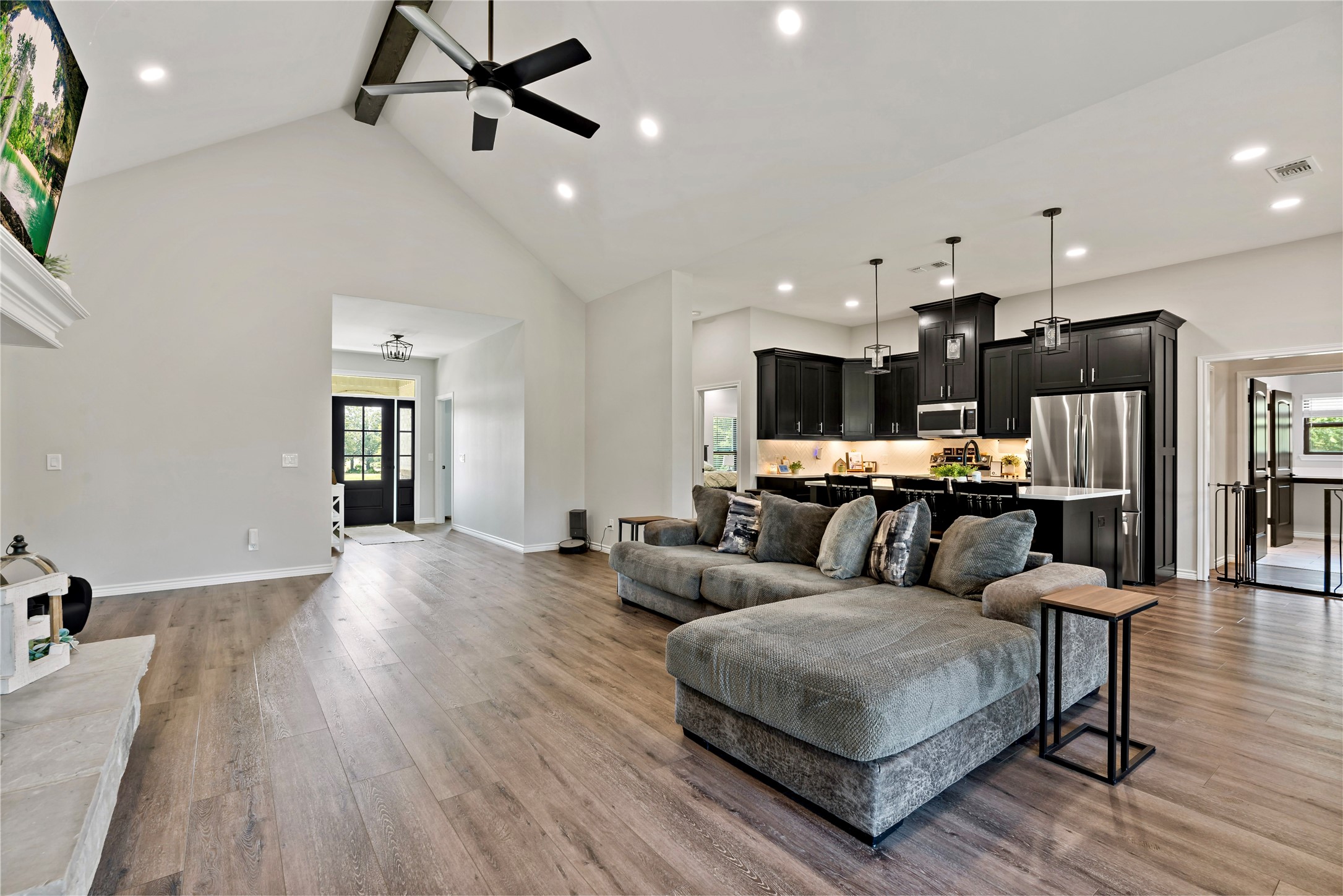 1226 Farm Road 196 N