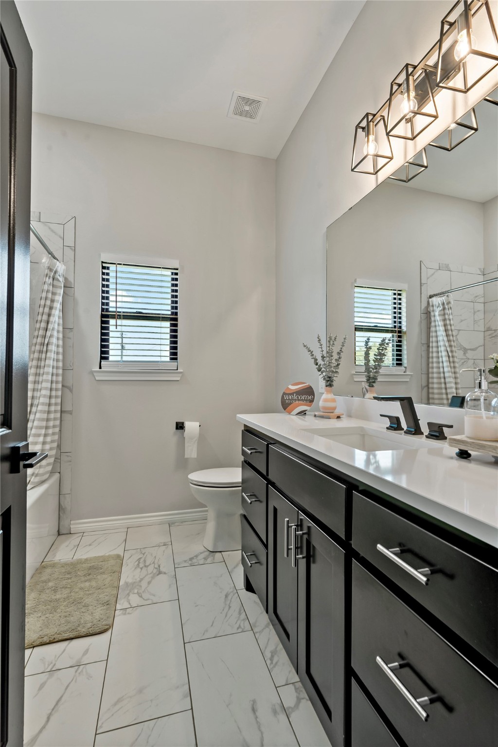 1226 Farm Road 196 N