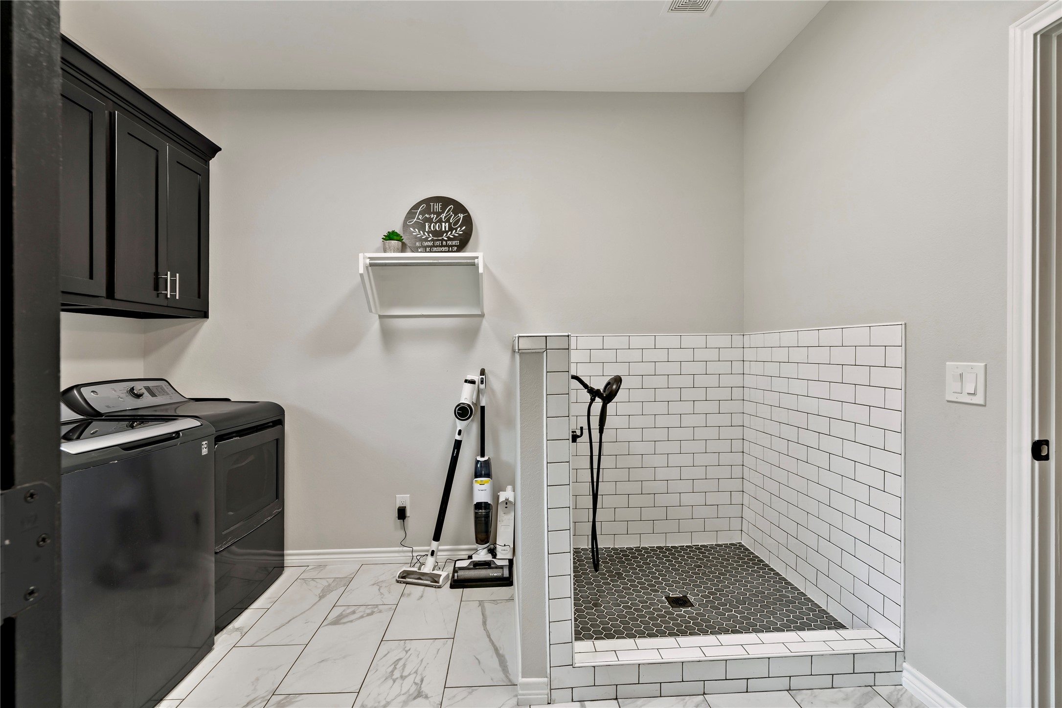 1226 Farm Road 196 N