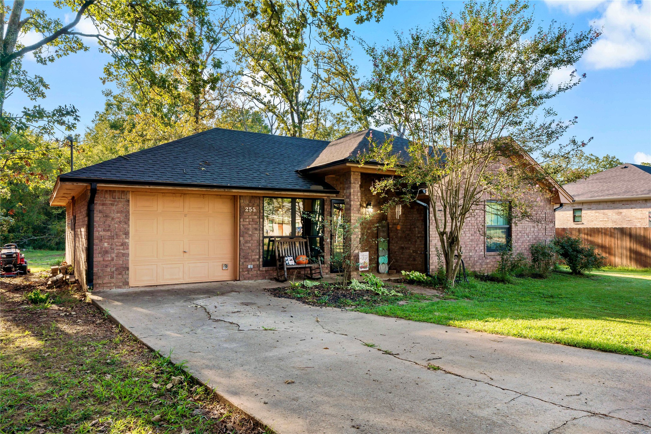 255 Chisholm Trail