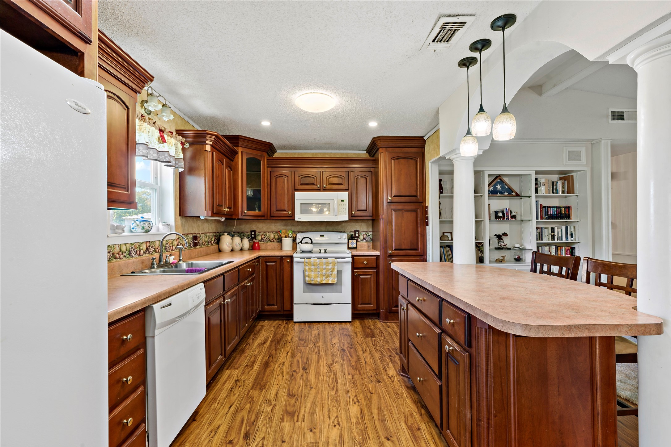 148 COUNTY ROAD 2010