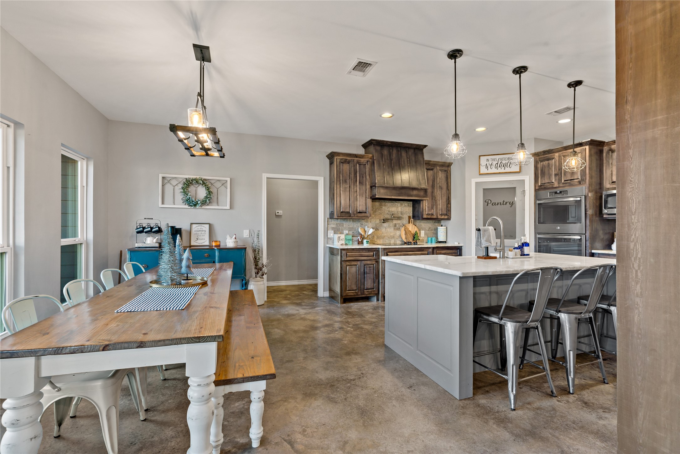 3711 County Road 44800