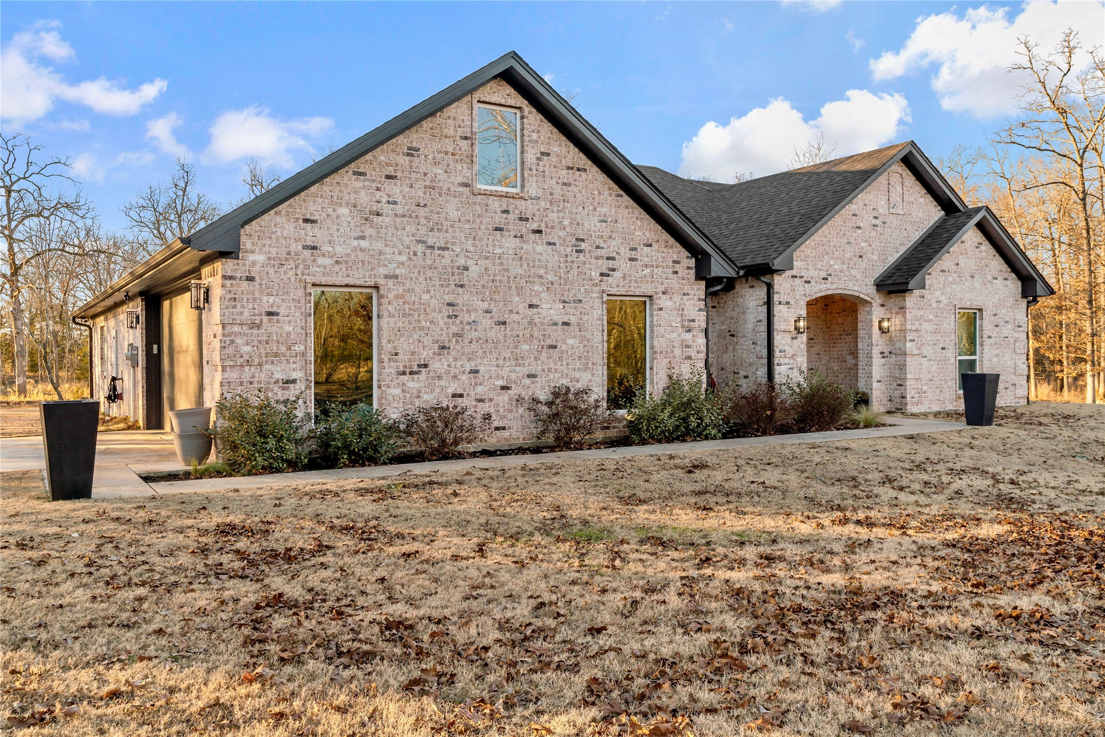 444 PRIVATE ROAD 44001