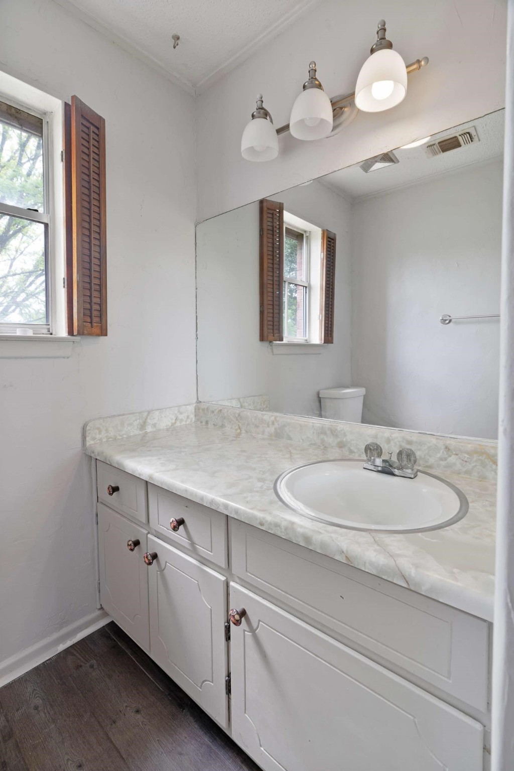 120 N Douglas Street