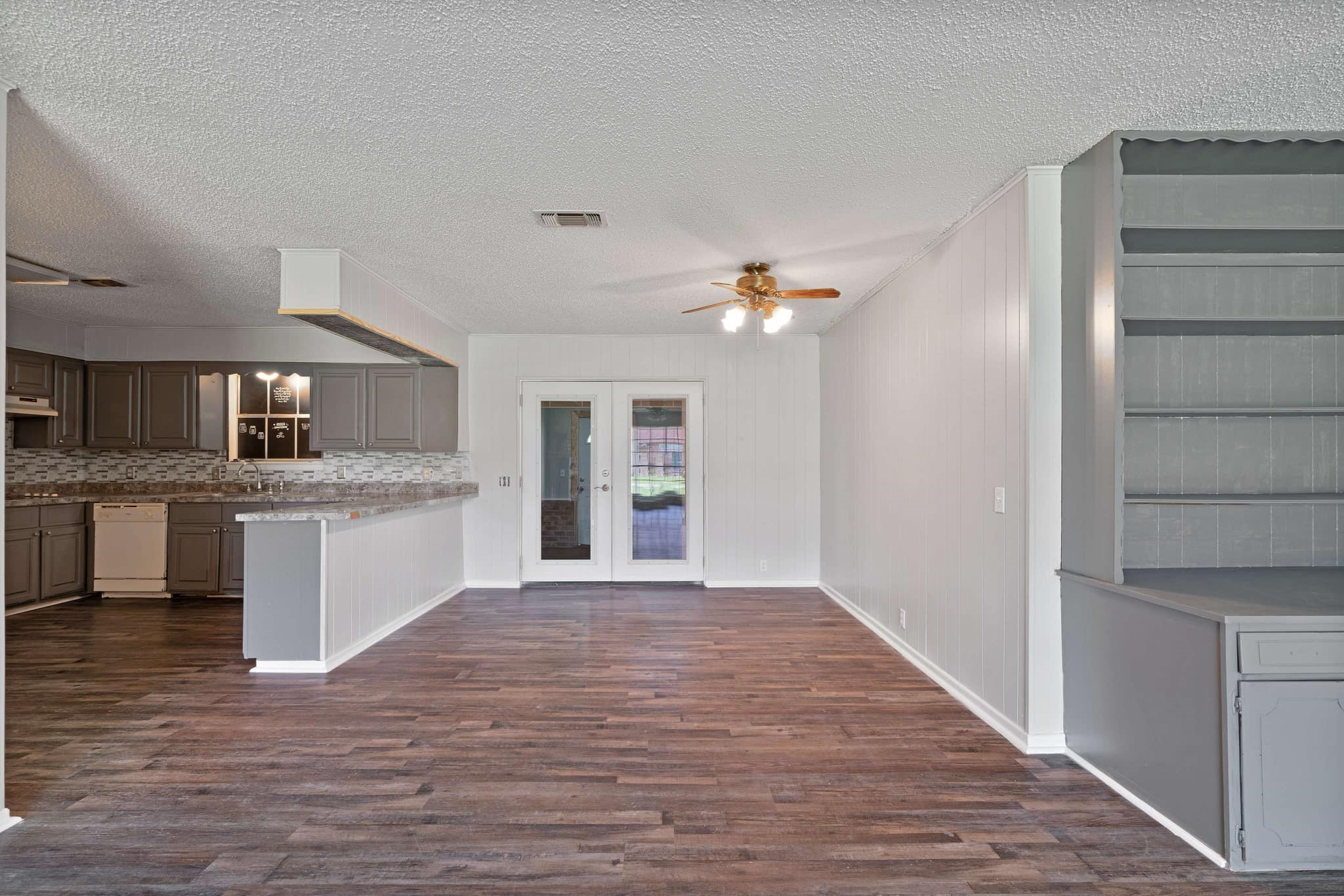 120 N Douglas Street