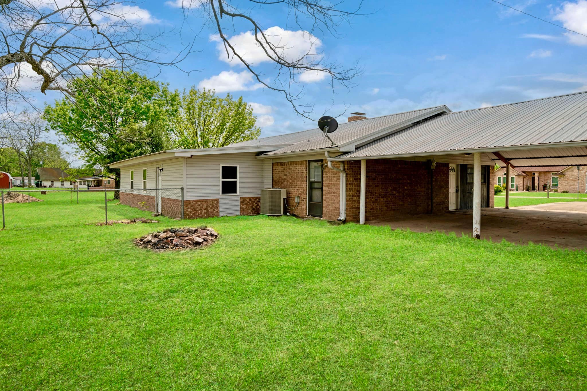 120 N Douglas Street