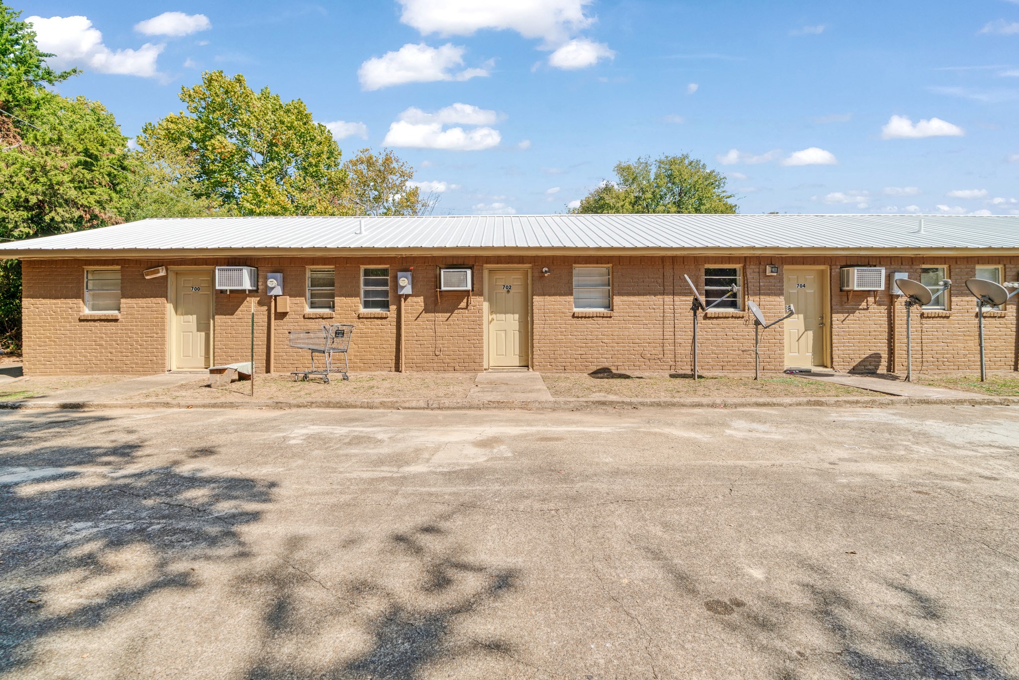 700 S Donoho Street 700, 702, 704, 706, 708