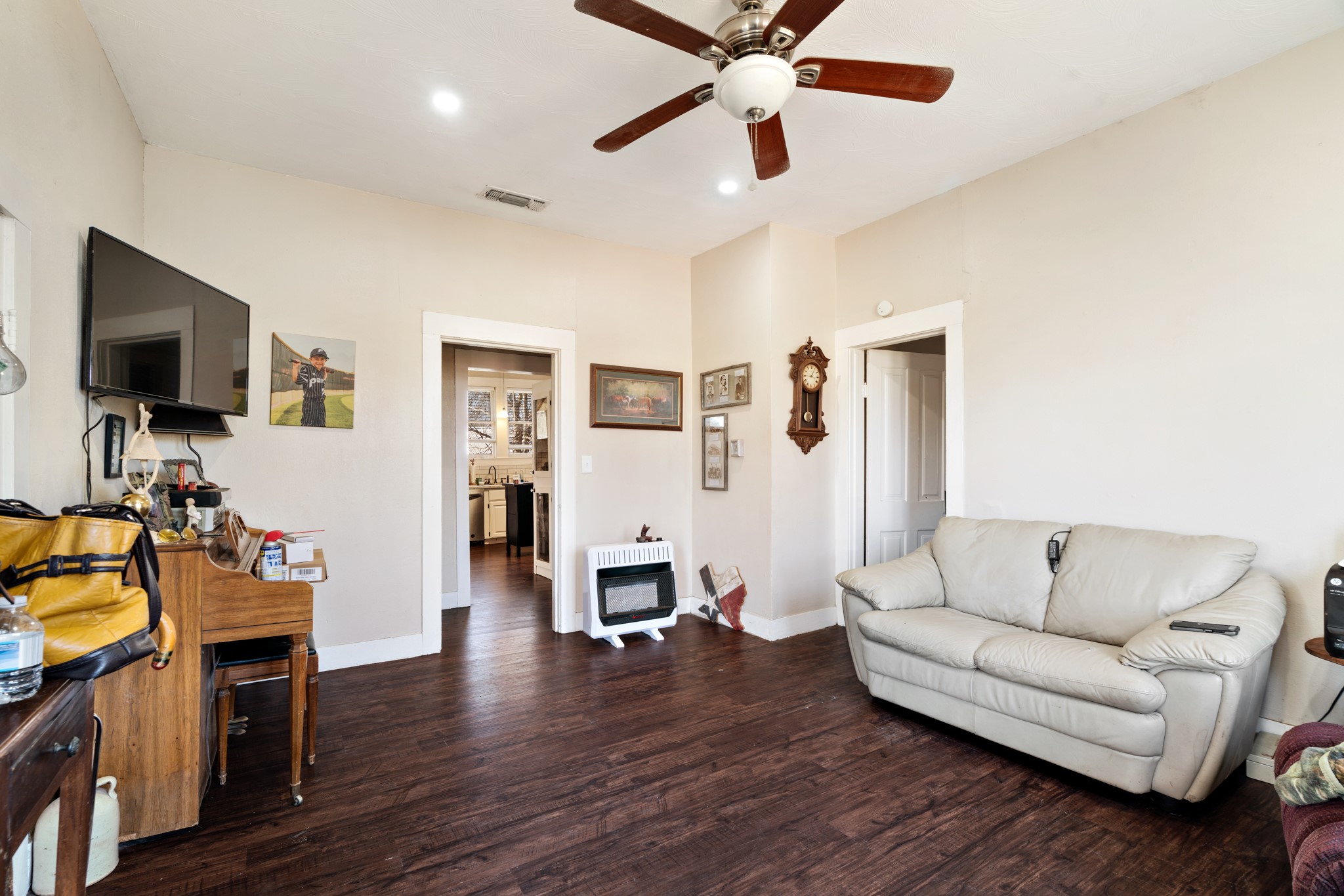 130 W Division Street