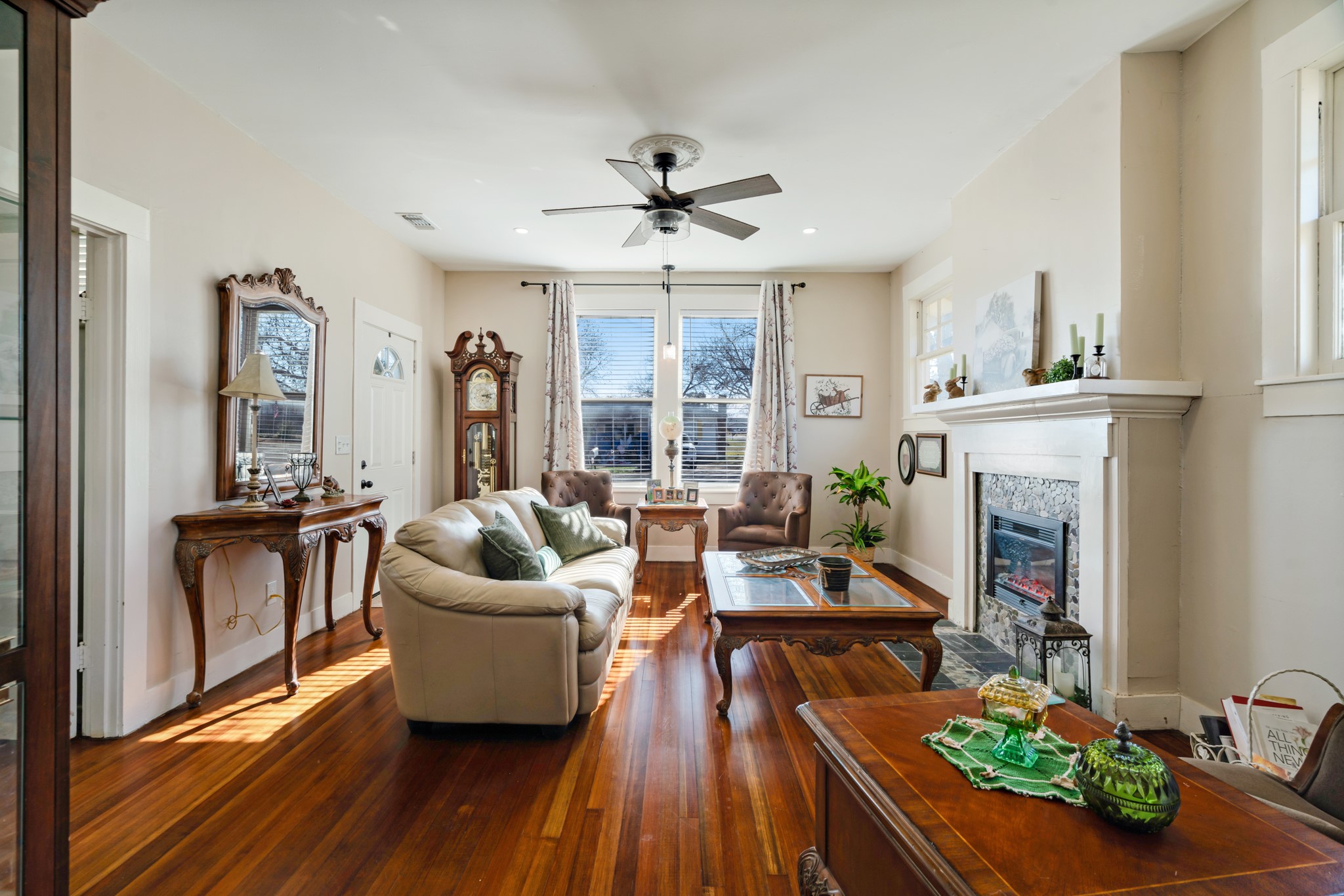 130 W Division Street