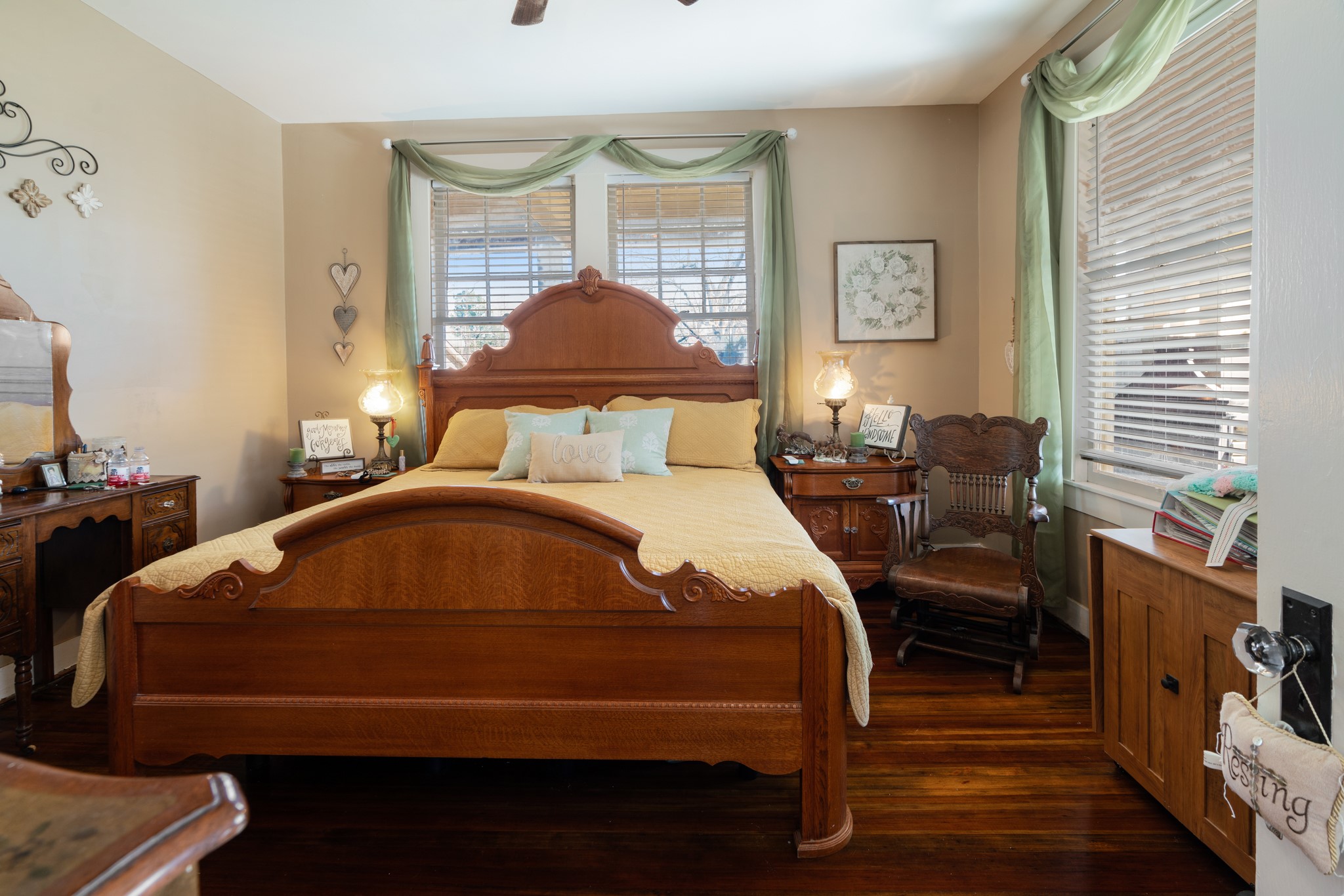 130 W Division Street