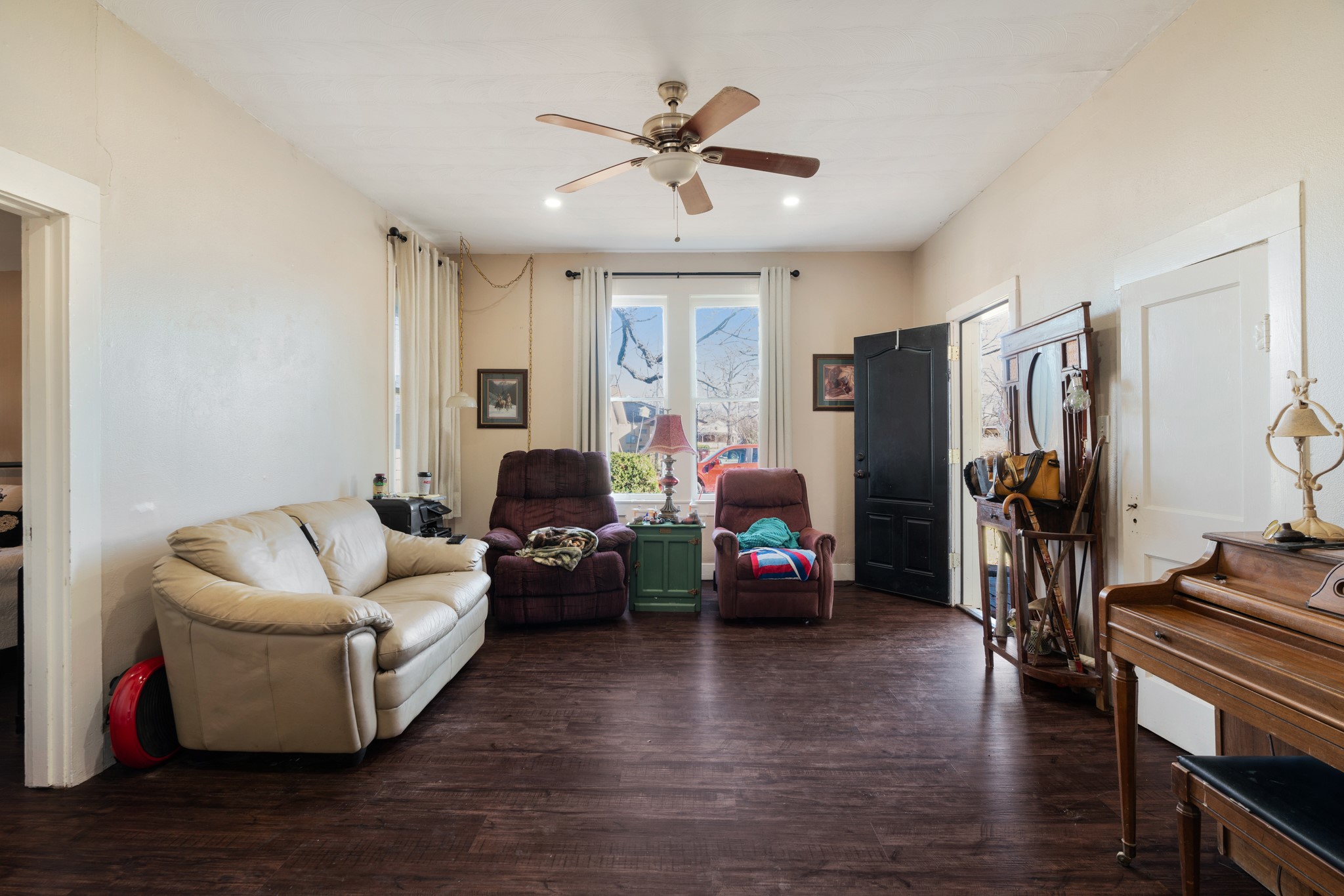 130 W Division Street