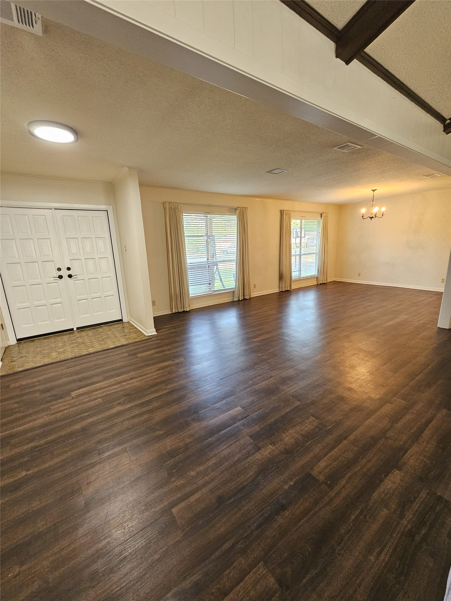 3605 W Houston