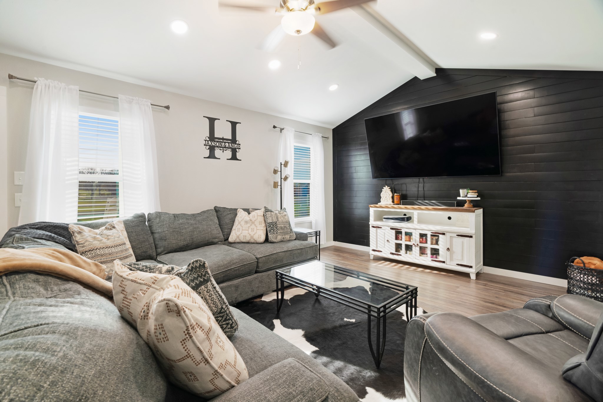 324 Private Road 43790