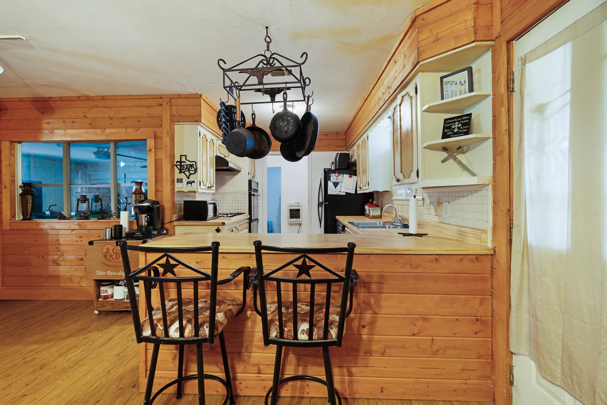 2606 Farm Road 412
