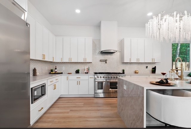 210 CHATEAU PLACE