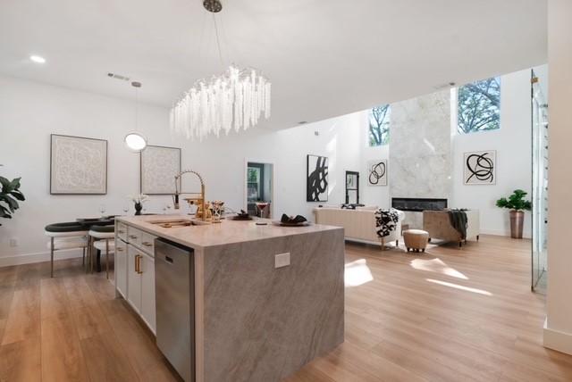 210 CHATEAU PLACE