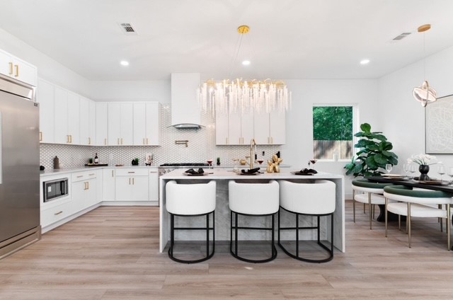 210 CHATEAU PLACE