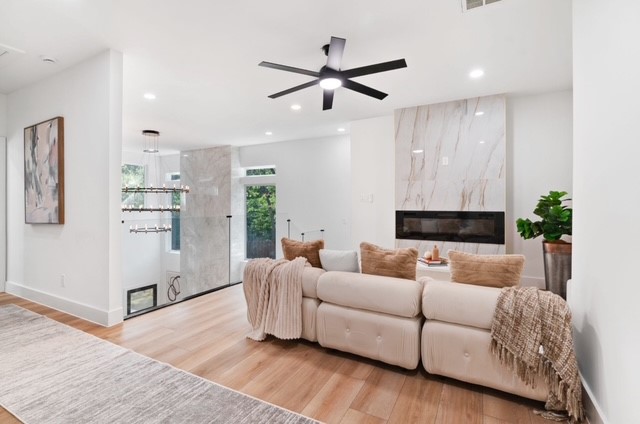210 CHATEAU PLACE