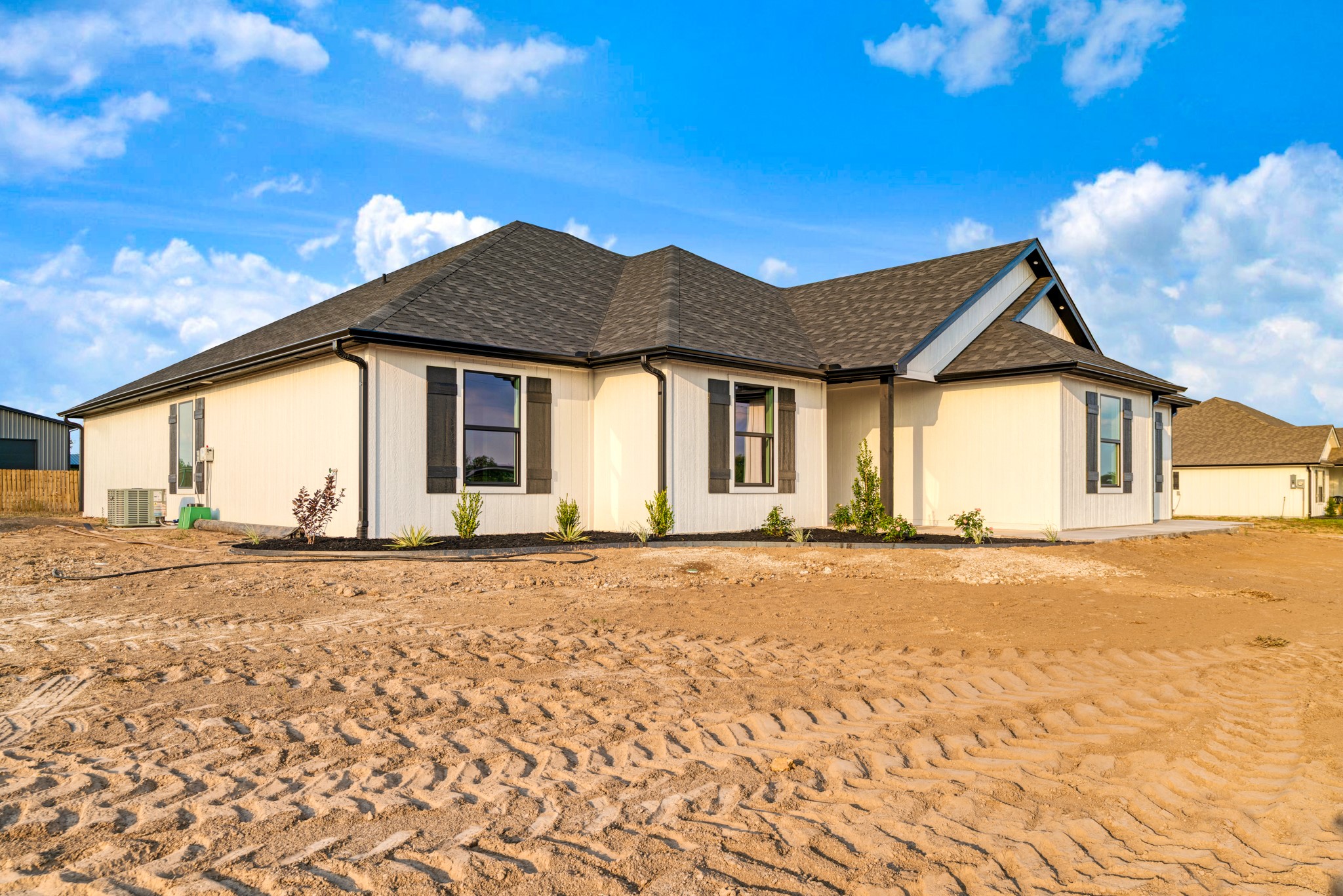 27 Private Road 33039