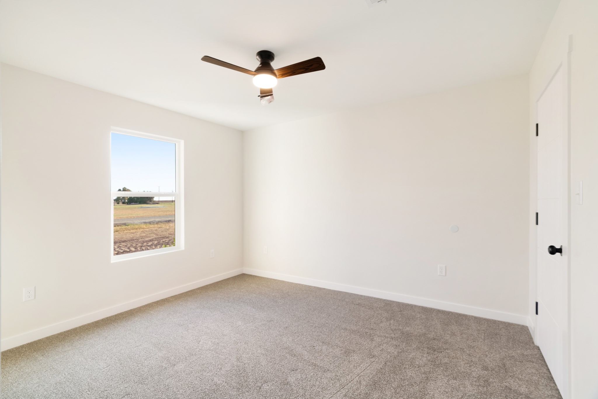 27 Private Road 33039