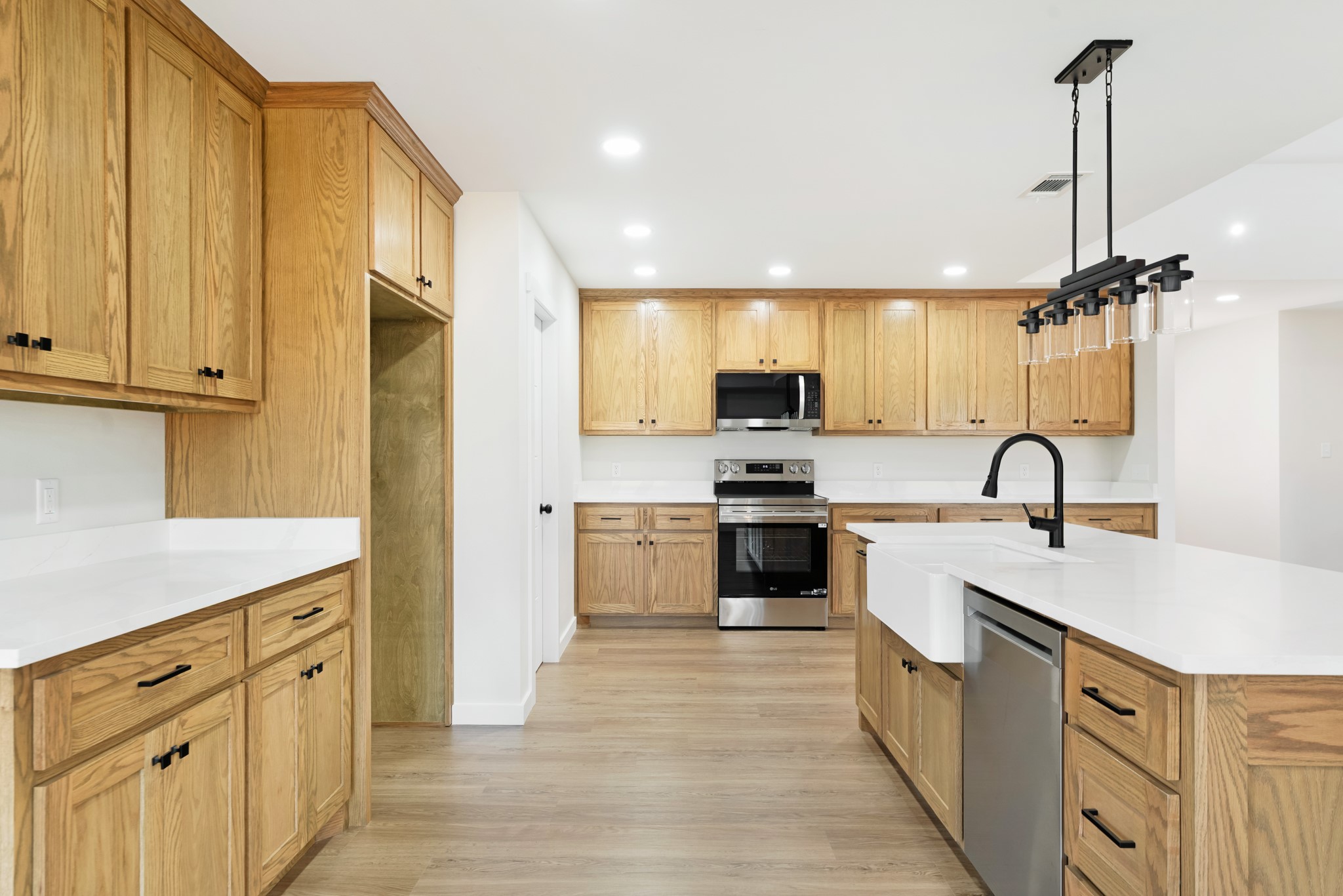 27 Private Road 33039