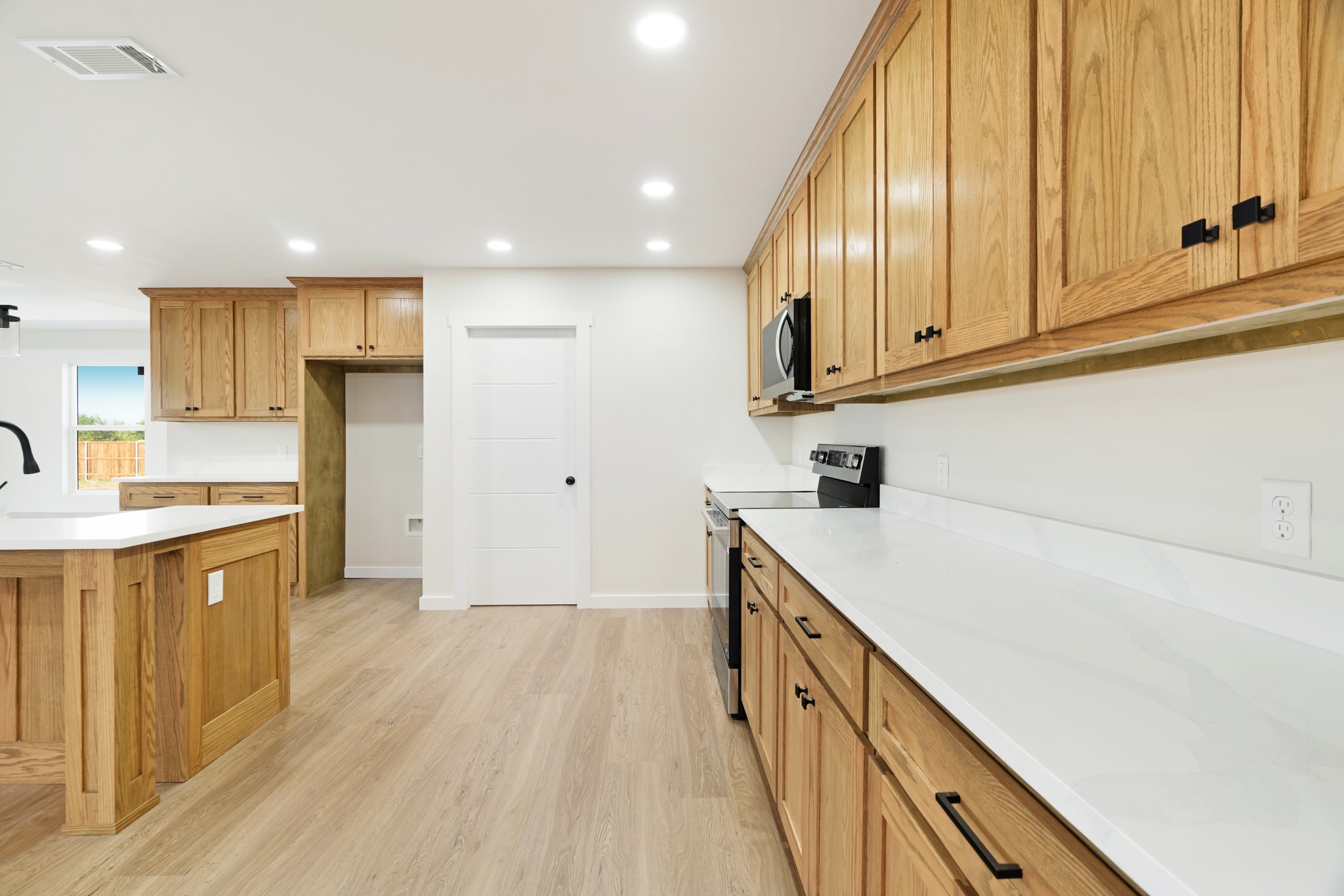 27 Private Road 33039