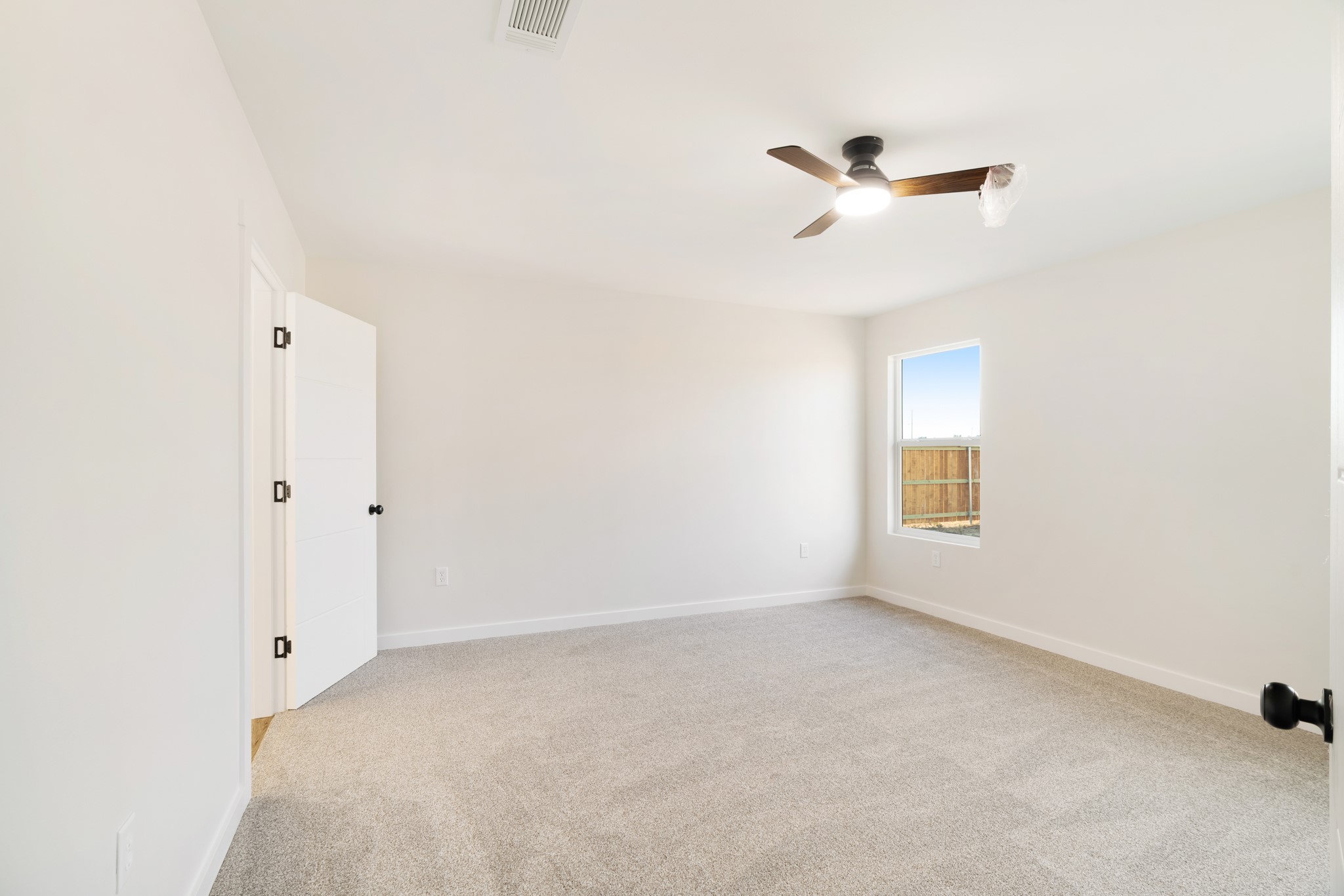 27 Private Road 33039