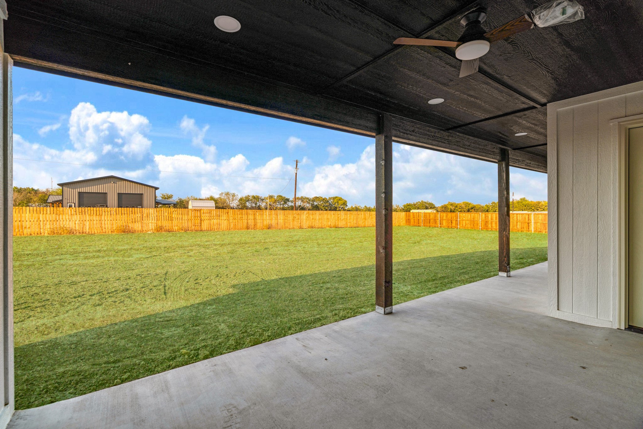 27 Private Road 33039