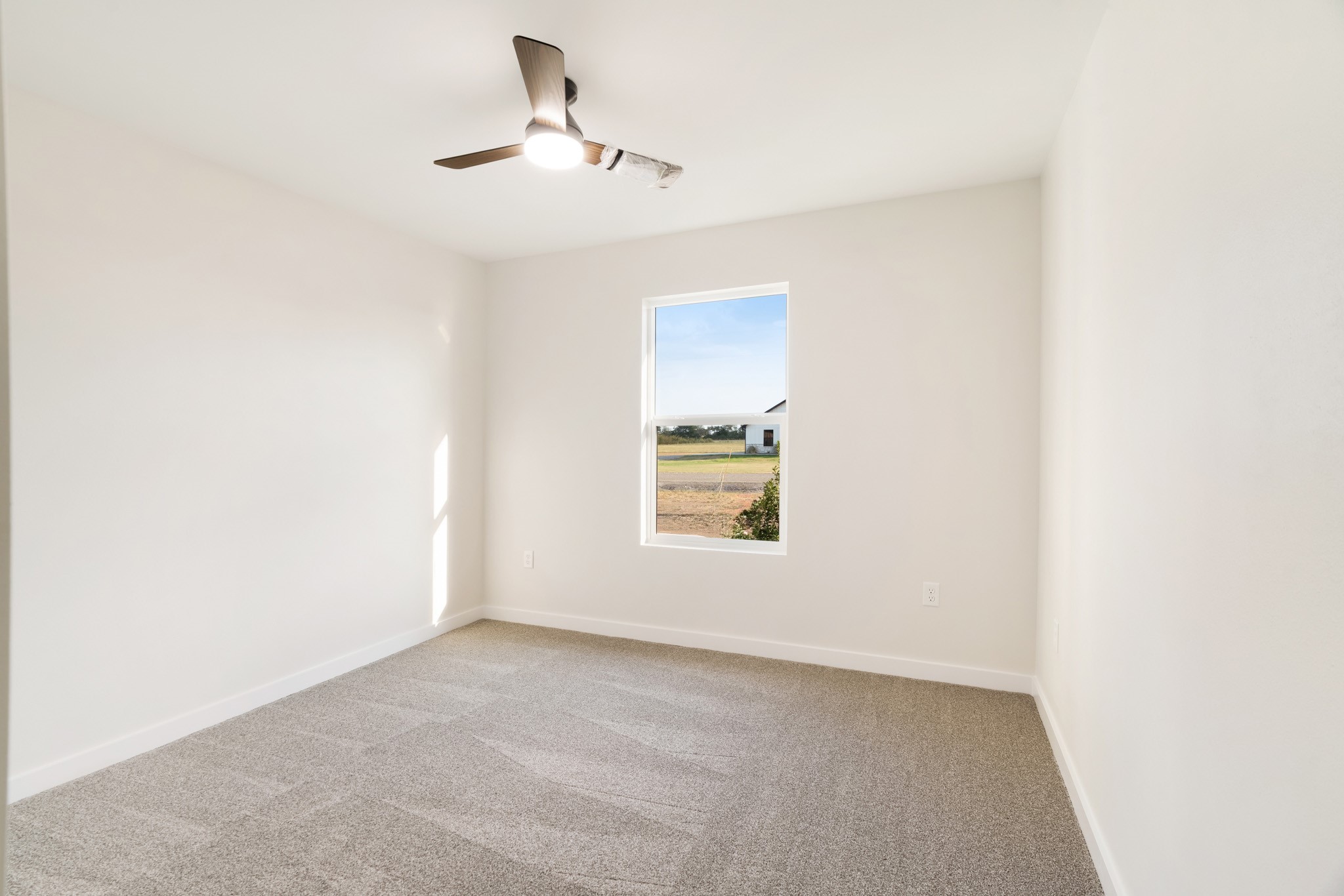 27 Private Road 33039