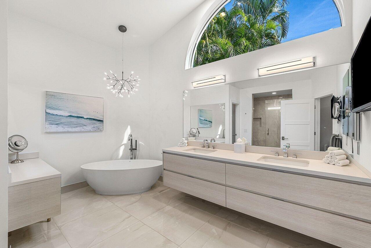 215 Island Drive