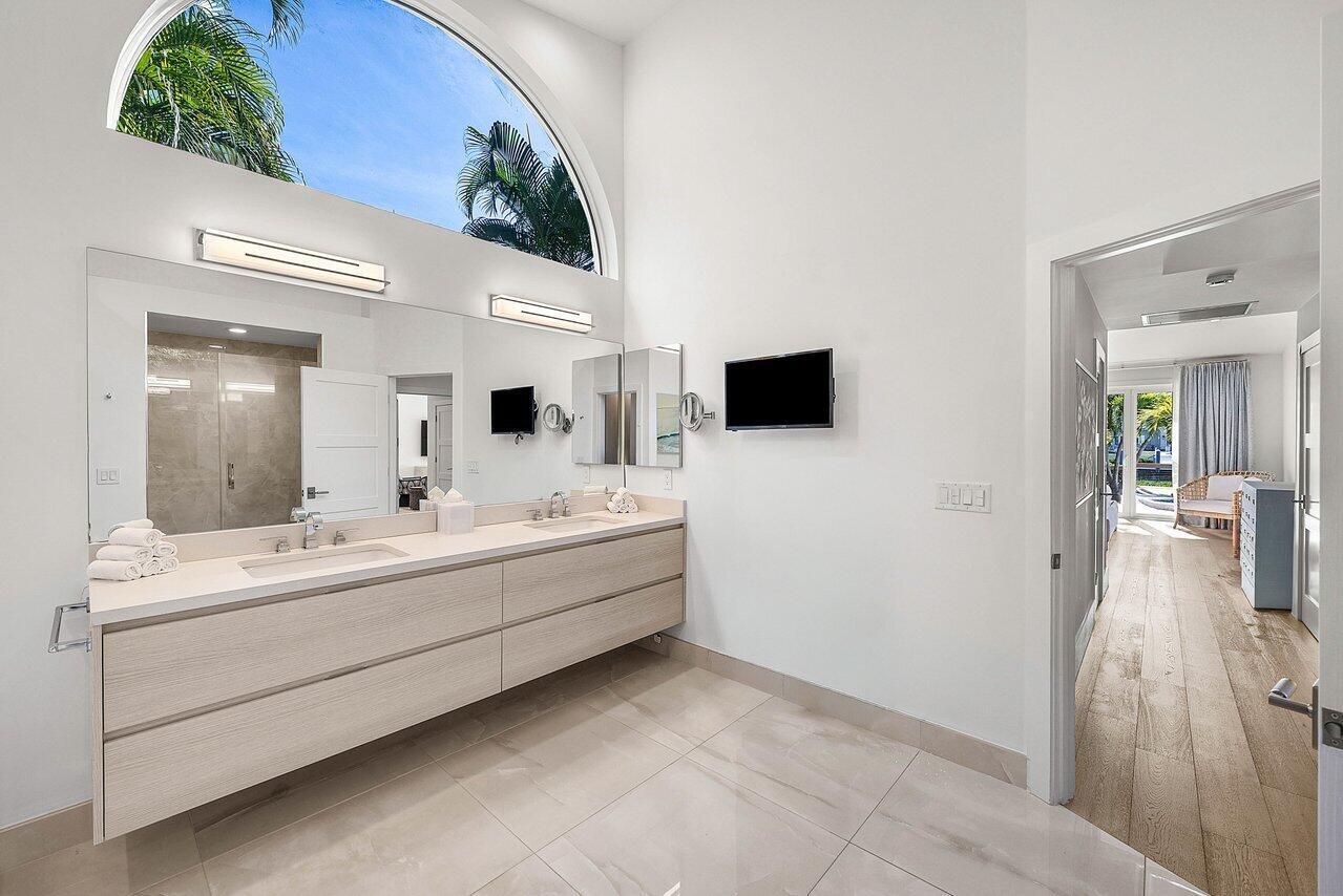 215 Island Drive