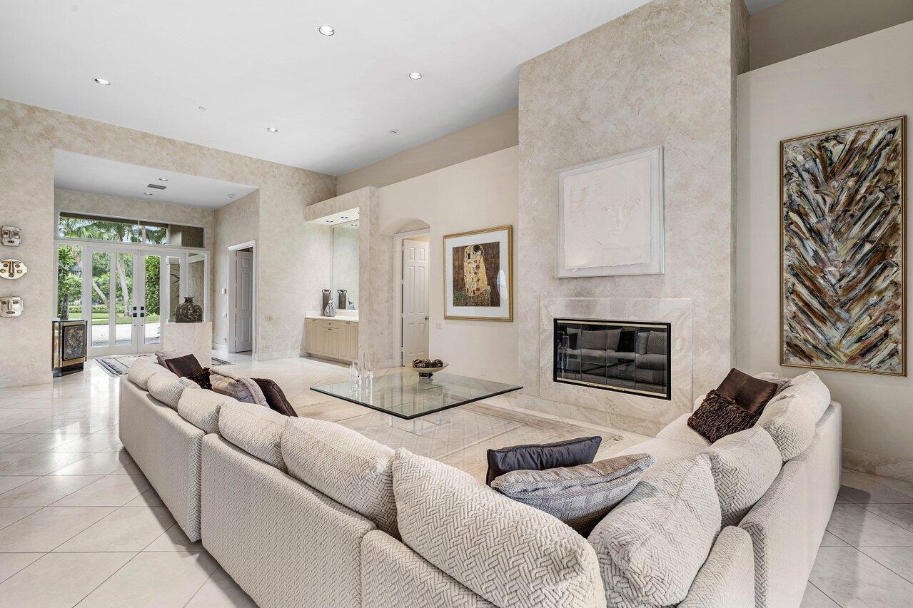 118 W Village Way