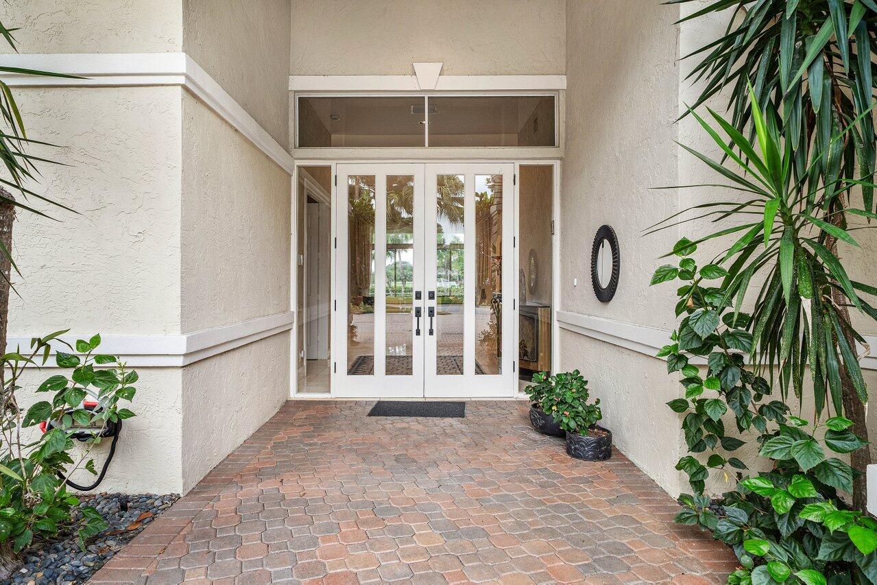 118 W Village Way
