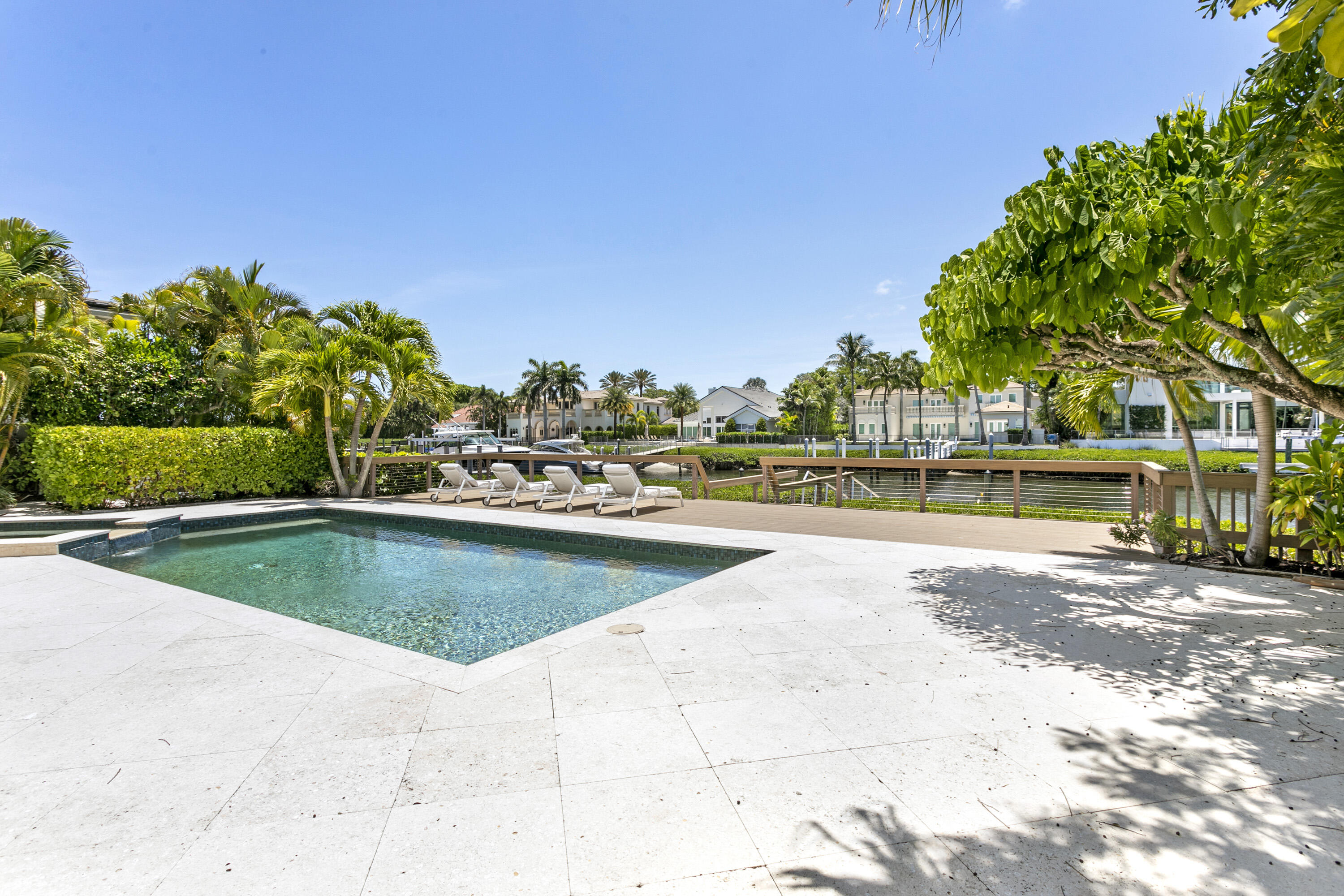 215 Island Drive